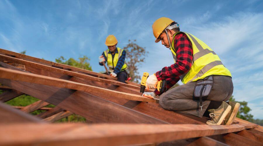 Professional residential roofers in Alger, MI